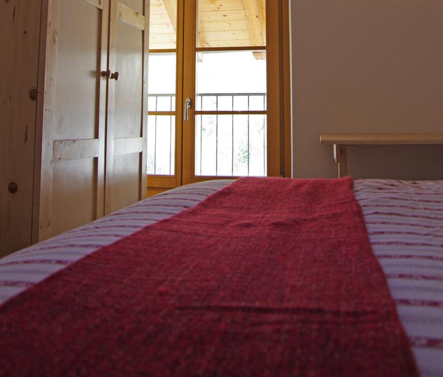 Bed and Breakfast Le Castagne Matte Stenico Habitación foto